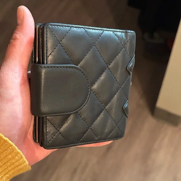 Chanel Black Quilted black on black Cambon lambskin Leather Wallet - Picture 2 of 4